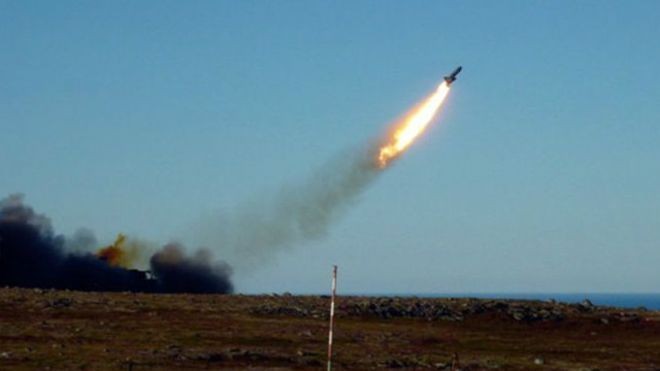 Rudal Penjelajah Rusia Menghantam Apartemen