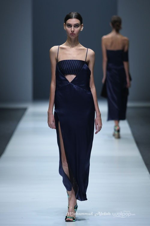 Haryono Setiadi Dewi Fashion Knight Jakarta Fashion Week 2016 at Senayan City. Jakarta. [Foto: Mohammad Abduh/Wolipop]