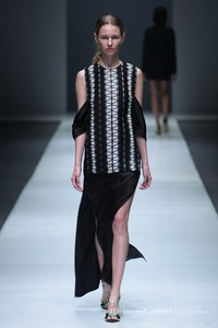 Haryono Setiadi Dewi Fashion Knight Jakarta Fashion Week 2016 at Senayan City. Jakarta. [Foto: Mohammad Abduh/Wolipop]