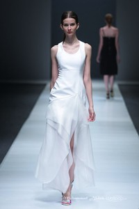 Haryono Setiadi Dewi Fashion Knight Jakarta Fashion Week 2016 at Senayan City. Jakarta. [Foto: Mohammad Abduh/Wolipop]