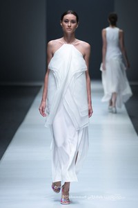 Haryono Setiadi Dewi Fashion Knight Jakarta Fashion Week 2016 at Senayan City. Jakarta. [Foto: Mohammad Abduh/Wolipop]