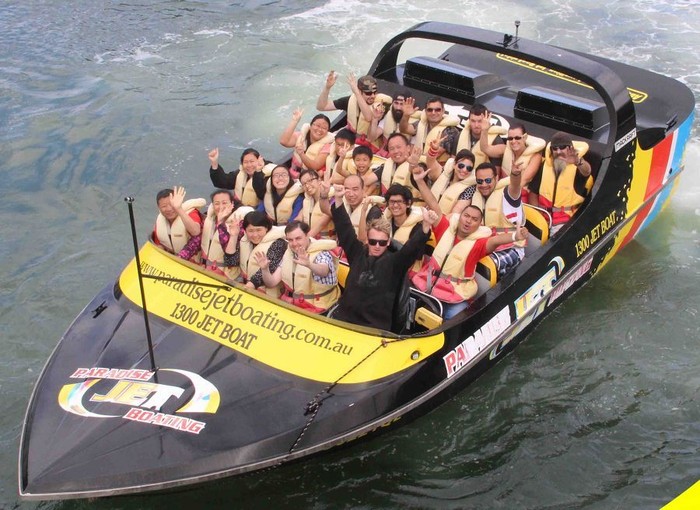 Jetboating, Naik Speedboat Gila-gilaan di Gold Coast
