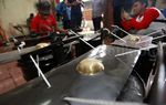 Melihat Bengkel Tua Pembuatan Gong di Bogor