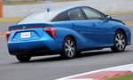 Menjajal Mobil Hidrogen Toyota Mirai