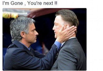 Mou dan pelatih Manchester United Louis van Gaal. Keduanya memang berteman akrab dan van Gaal pun belakangan juga dapat sorotan lantaran performa MU yang tengah meredup.