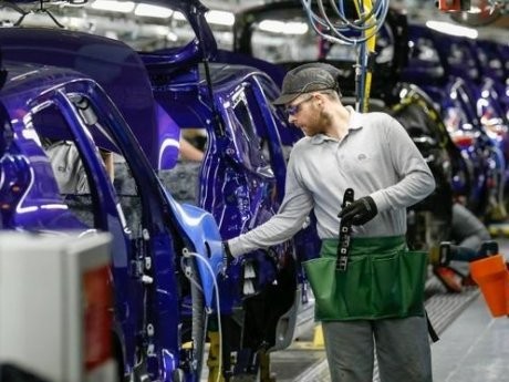 Empat dari Lima Mobil Buatan Inggris Diekspor