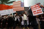 Mahasiswa Demo di Kantor Freeport