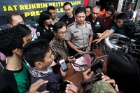 Kapolres Jakarta Selatan Kombes Wahyu Hadiningrat, mengatakan lift yang jatuh di lantai 7 tersebut mengakibatkan 3 korban, yakni dua meninggal dan 1 luka berat.