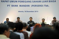 RUPSLB menyetujui pengangkatan Wimboh Santoso sebagai Komisaris Utama Bank Mandiri, menggantikan Darmin Nasution yang kini menjabat Menko Perekonomian.