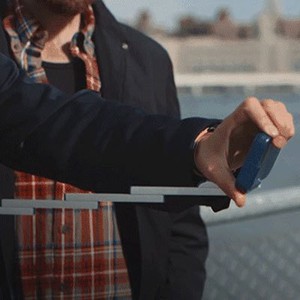 Unik! Casing iPhone Bisa Disulap Jadi Tongsis