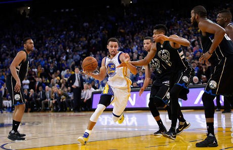 Comeback di Menit-menit Akhir, Warriors Redam Bucks