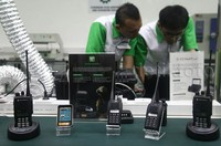 Alat pelacak yang diproduksi ICK bernama ICK-TrackIT 2G, 3G dan CDMA. Fitur alat ini terdiri dari penangkap IMSI atau IMEI dari ponsel, pelacakan lokasi, pengeblokan secara selektif, dan analisis database.     