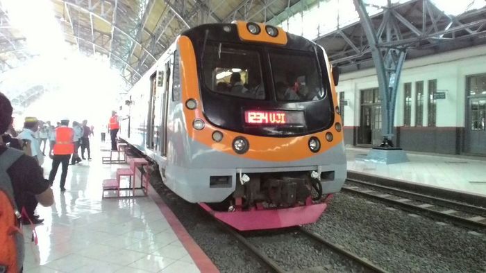 Peron Direnovasi Stasiun Ancol Untuk Sementara Tak