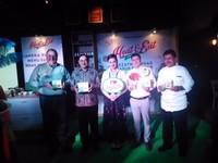 Konferensi pers Heat & Eat dihadiri oleh Nicolas Durupt sebagai General Marketing, Mona Ratuliu, Chef Cucu Cahyana selaku Chef Eksekutif Heat & Eat.