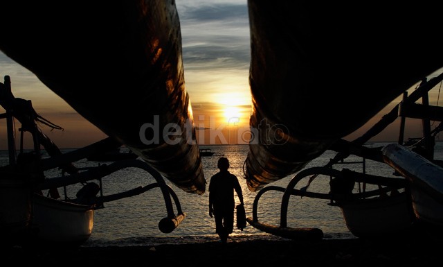 PT INTI Dapat Tugas Bagikan 200 Paket Elpiji ke Nelayan