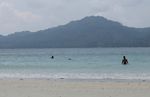 Pantai Berpasir Putih di Ambon, Cantiknya!