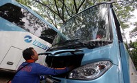 Menyambut anggota keluarga baru, Dirut PT Transportasi Jakarta ANS Kosasih akan meresmikan armada bus angkutan umum pengumpan di Parkir Timur Senayan, Jakarta Pusat hari ini.     