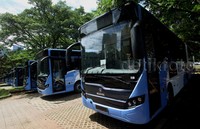 Berdasarkan Sertifikat Registrasi Uji Tipe (SRUT), daya angkut bus Scania 111 orang, terdiri dari 72 orang berdiri dan 39 orang duduk.
