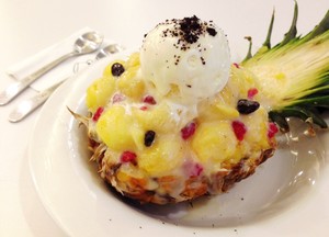 Snow-it: Segarnya Bingsu dengan Topping Nanas Plus Cheese Tokpokki Gurih