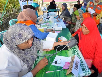 Pengobatan Gratis untuk Warga Karang Joang