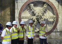 Jokowi meminta pengeboran MRT di kawasan Sudirman bisa selesai sesuai target, yakni akhir 2016.