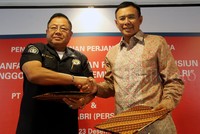 Penandatanganan kerja sama penyaluran dana pensiun dan asuransi antara BNI dengan Asabri dilakukan oleh Direktur Utama BNI Achmad Baiquni dan Direktur Utama Asabri Mayor Jenderal (Purn) Adam R Damiri, di Jakarta, Rabu (23/12/2015).