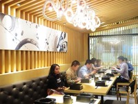 Setelah sukses membuka cabangnya di beberapa tempat seperti Pacific Place, Gandaria City, Kota Kasablanka, Grand Indonesia, Puri Indah Mall, Emporium Pluit dan Mall Kelapa Gading. Kini, Shaburi membuka outlet terbarunya di Senayan City lantai 4.