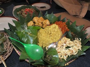 Liburan Panjang ke Bandung, Coba Desa Wisata Cireundeu