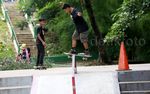 Aksi Skateboarder di Lapangan Sempur Bogor