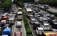 Belum diketahui hingga kapan kemacetan ini akan selesai.