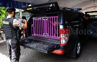 Penjagaan di Katedral diperketat jelang Misa Malam.     