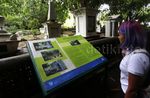Mengunjungi Makam Belanda di Kebun Raya Bogor