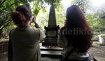 Mengunjungi Makam Belanda di Kebun Raya Bogor