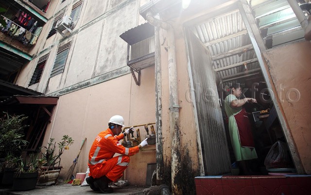 Warga Rusun Bidara Cina Ketagihan Masak Pakai Gas Bumi