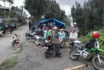 Bromo Ramai Wisatawan Meski Masih 'Batuk'