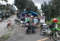 Dari sinilah, masih terlihat panorama Gunung Bromo meski banyak semburan abu yang cukup tebal yang dimuntahkan dari kawahnya. Pool/Nur Lailiyah/detikcom.