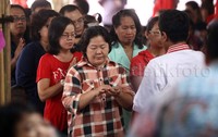 Pada 6 Oktober dianggap sebagai hari kelahiran umat Katolik Kampung Sawah (sebutan awal untuk Paroki Santo Servatius Kampung Sawah) setelah Pastor Schweitz membaptis 18 anak di Kampung Sawah.