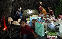 Dewan Paroki Santo Servatius Kampung Sawah, Matheus Nalih Ungin, membenarkan bahwa gereja perdana diawali oleh 18 orang betawi asli Kampung Sawah yang mengikrarkan diri untuk memeluk agama Katolik.