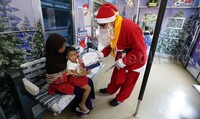 Dalam rangka memeriahkan Hari Natal dan menyambut tahun baru 2016 PT KAI Commuter Jabodetabek menghadirkan kereta dengan dekorasi bertemakan ‘White Christmas’.
