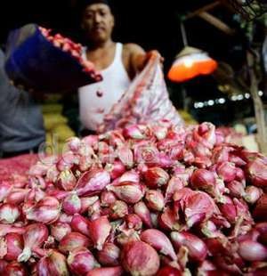 Pasokan Berkurang, Harga Cabai dan Bawang Merah Naik 50%