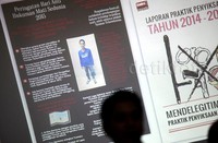Pemerintahan Jokowi masih meneruskan potret pemerintahan sebelumnya, kasus-kasus masa laampau tidak juga diselasaikan dan berbagai aturan hukum dan pernyataan-pernyataan pejabat negara yang anti HAM juga menguat ditahun ini.