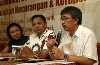 Diskusi ini membahas Seratus (100) dari seratus sembilanbelas (119) Sengketa Pikada 2015 yang diajukan ke MK akan tersandung dan GUGUR akibat Pasal 158, UU No 8/2015.