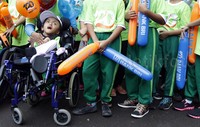 Jalan sehat ini mengusung tema BRI Cinta Anak Disabilitas.