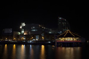 Keindahan Malam di Manado