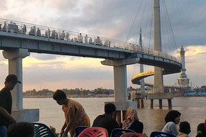 Jembatan Pedestrian, Destinasi Paling Hot di Jambi