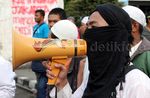 Demo Tolak Kedatangan Bupati Purwakarta di TIM