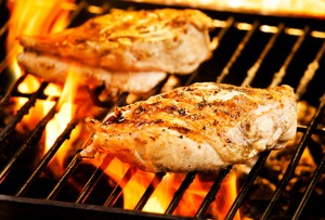 Mau Bikin Ayam Bakar Buat Pesta Tahun Baru? Simak 5 Tips Penting Ini