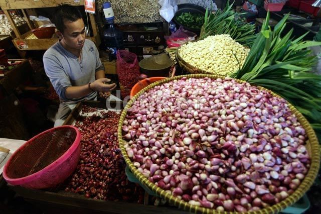 Jelang Akhir Tahun, Harga Cabai dan Bawang Merah Naik
