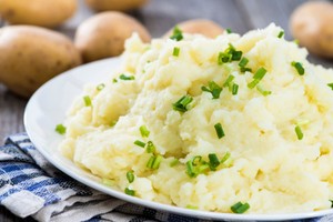 Sup Krim dan Mashed Potato Jadi Pelengkap Sajian BBQ yang Enak