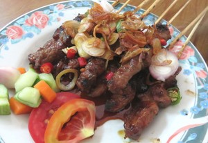 Sate Ayam Madura dan Sate Pusut Daging Bisa Jadi Menu Andalan
